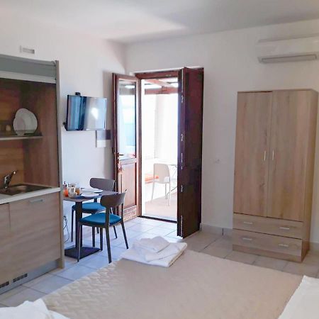 Residence Gregory Filicudi Pecorini Екстер'єр фото