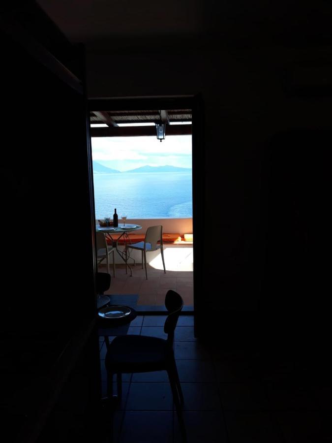 Residence Gregory Filicudi Pecorini Екстер'єр фото